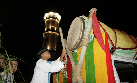 Akita-Pawai-takbir