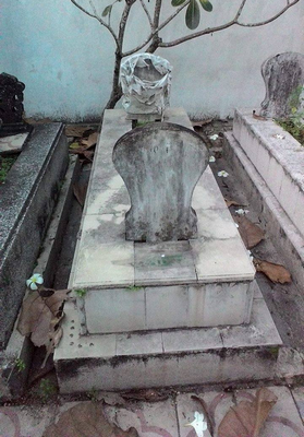 Terlantarnya Makam KH. Idris Jamsaren Solo 3 Makam KH. Idris Jamsaren